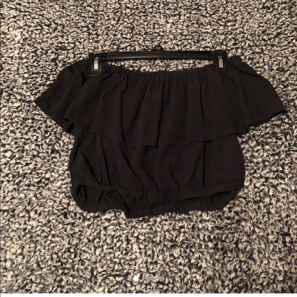 CUTE BLACK OFF THE SHOULDER CROP TOP - Picture 1 of 3